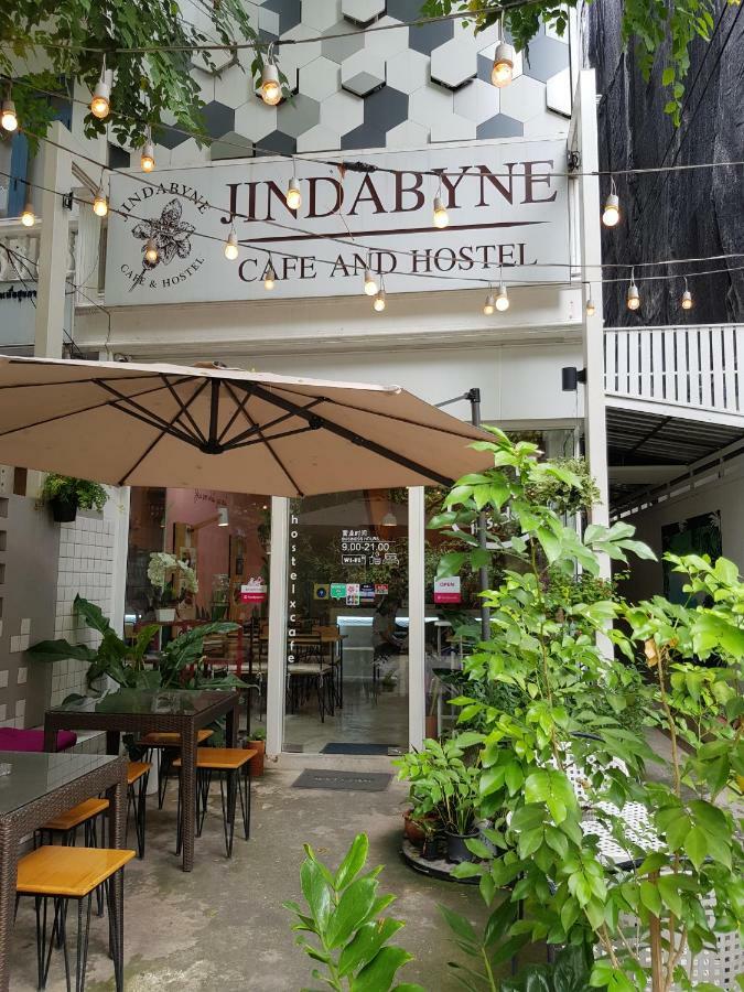 Jindabyne Cafe & Hostel Csiangmaj Kültér fotó